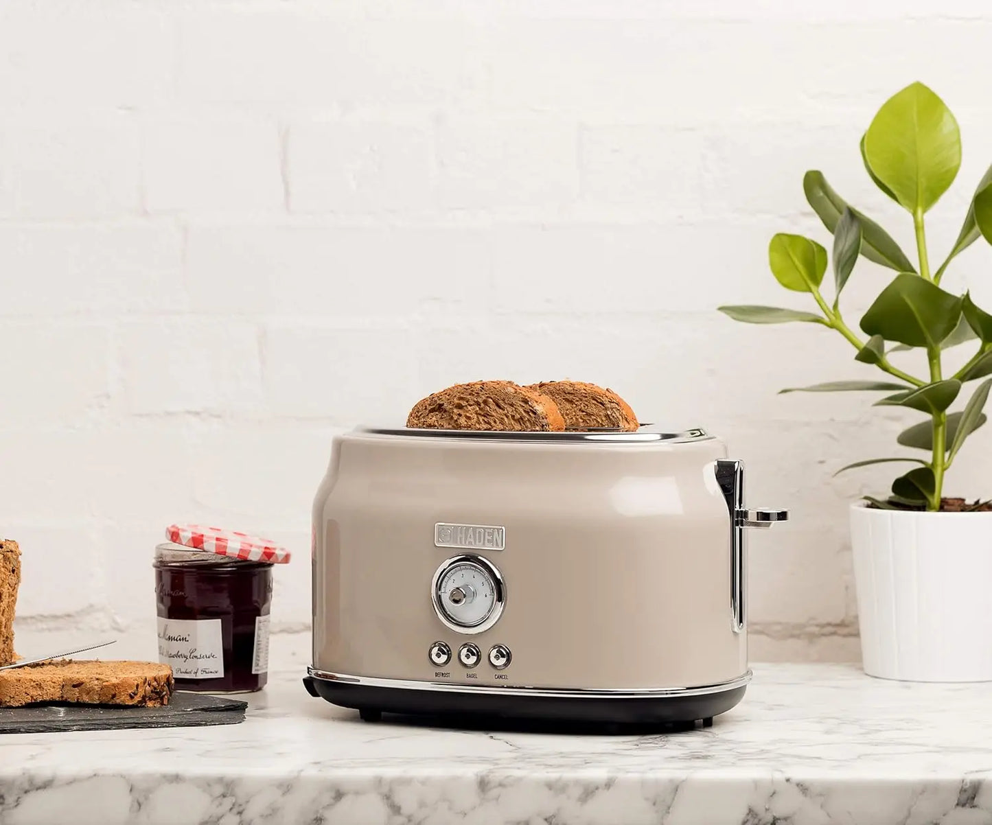 Dorset Chrome Finish 2 Slice Wide Slot Toaster Bread Maker with Adjustable Browning Control Anti-Slip Feet for Kitchen Toasting